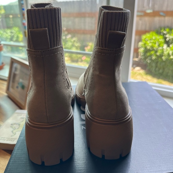 SM New York Henley Boot Size 8 - Picture 4 of 10